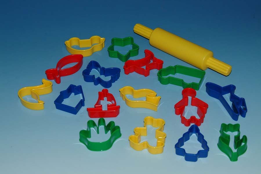 DOUGH CUTTER SET 17pce